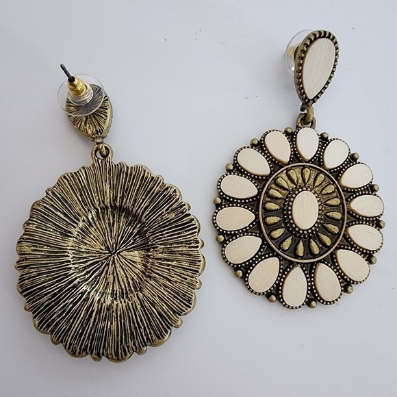 NEW Ivory Wood Antique Gold Western Design Dangle Earrings - Picture 6 of 8